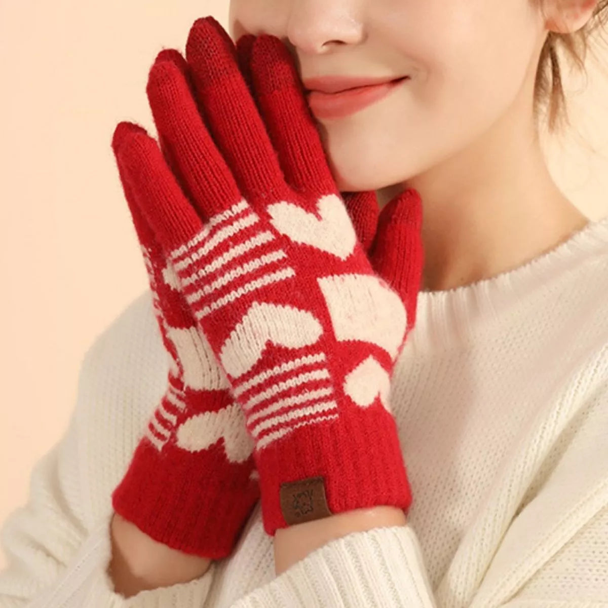Heart Pattern Knitted Touchscreen Gloves