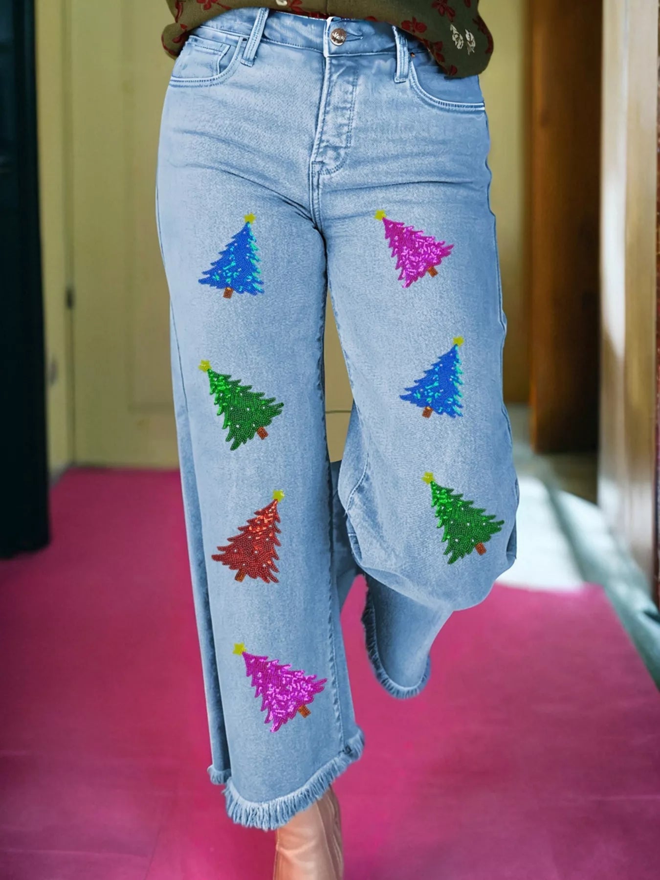 Colorful Sequin Christmas Tree Patched Raw Hem Cropped Wide Leg Jeans