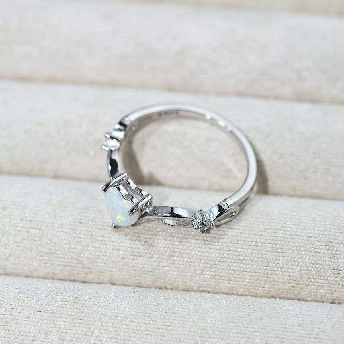 925 Sterling Silver Zircon Heart Ring