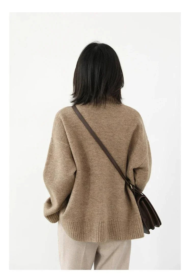 Women's loose turtleneck pullover knitwear in solid brown with a relaxed fit, perfect for autumn and winter.