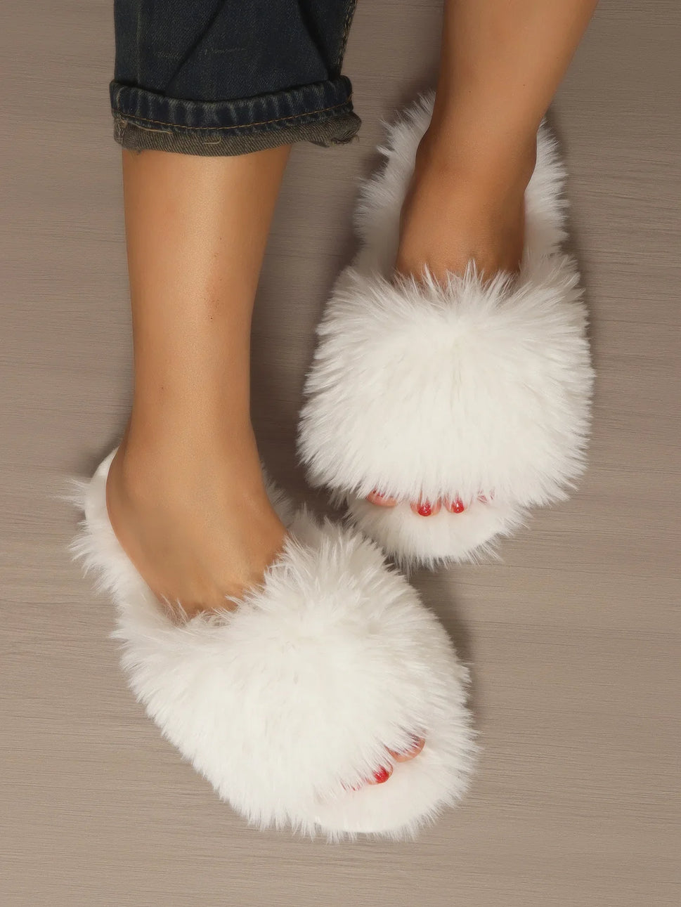 Women's Faux Fur Fluffy Indoor Slippers - Warm & Stylish