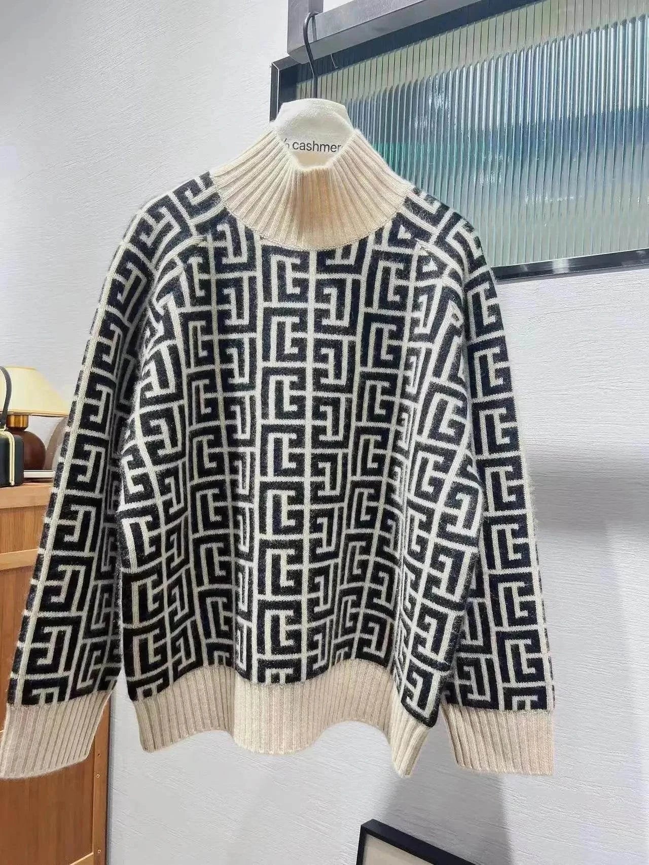 High-end 100% goat cashmere sweater for women with stand collar, loose fit, print pattern, ideal for autumn and winter.