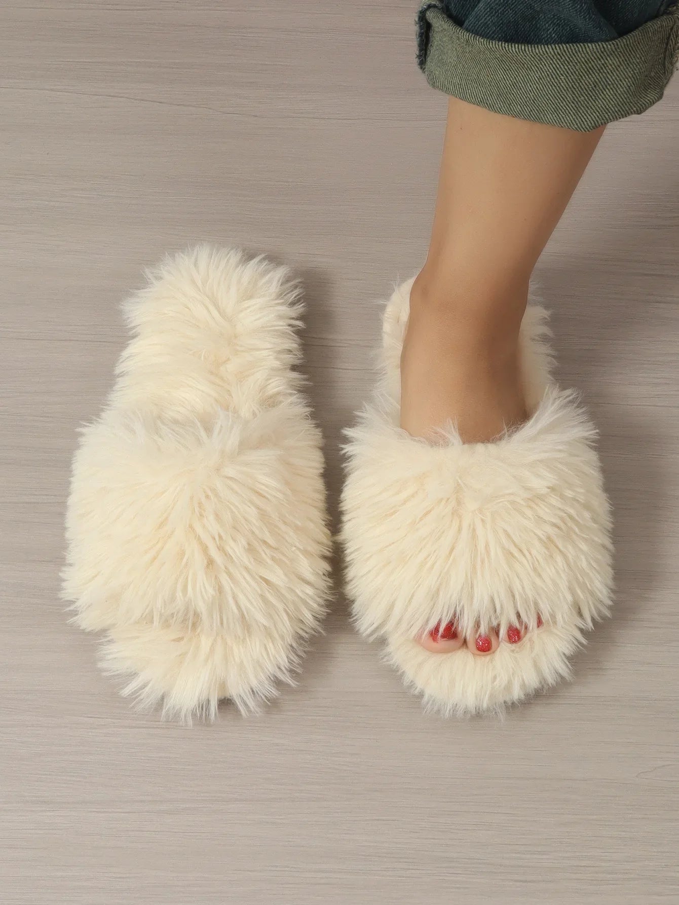 Women's Faux Fur Fluffy Indoor Slippers - Warm & Stylish