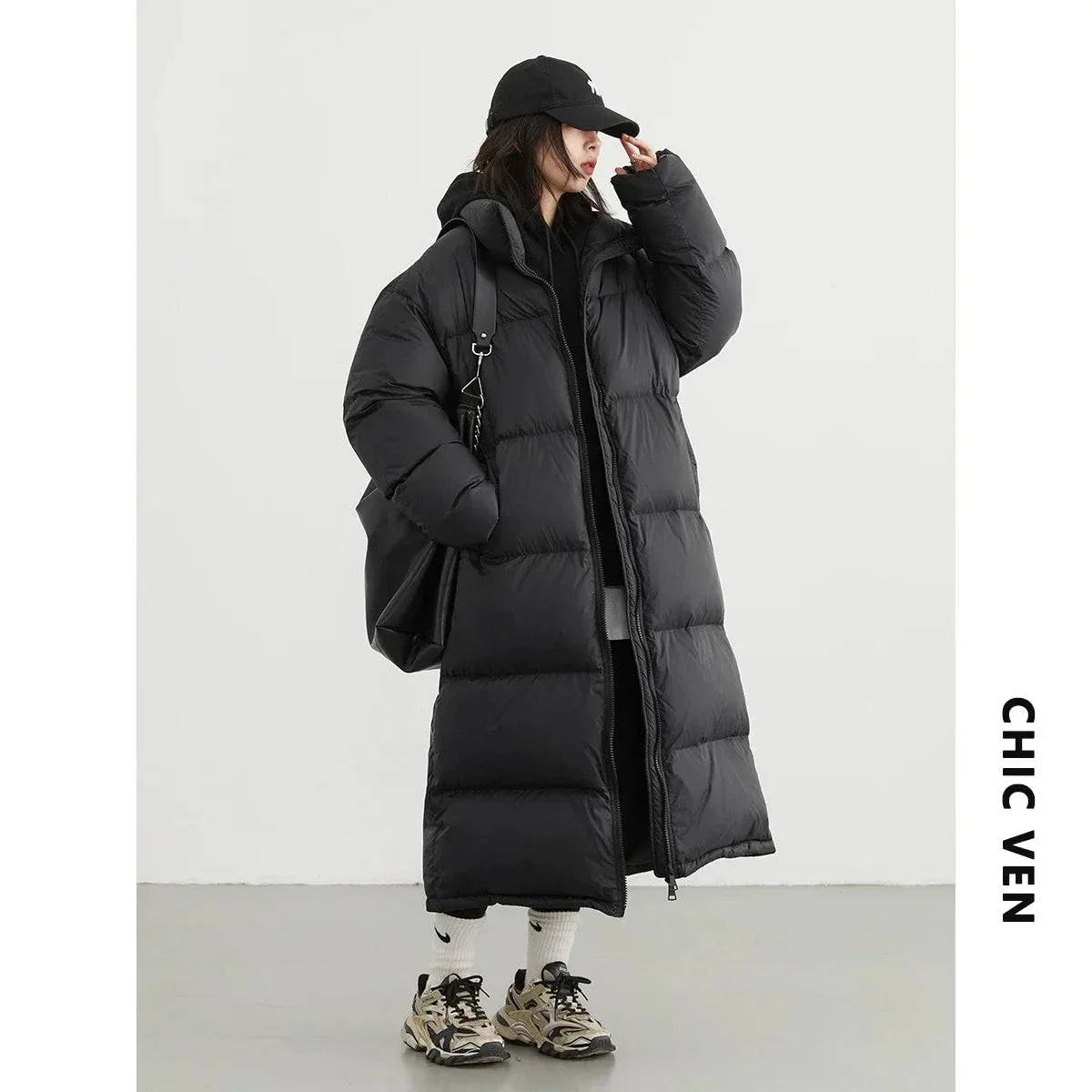 Women’s long down coat, thick and warm, loose casual jacket for autumn winter 2023, black, CHIC VEN.