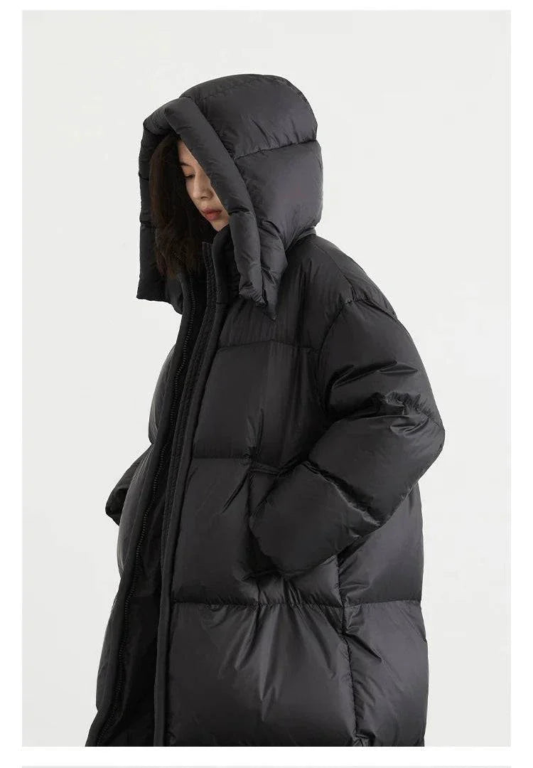 Thick, warm, long women's down coat with detachable hood, ideal for autumn and winter 2023.