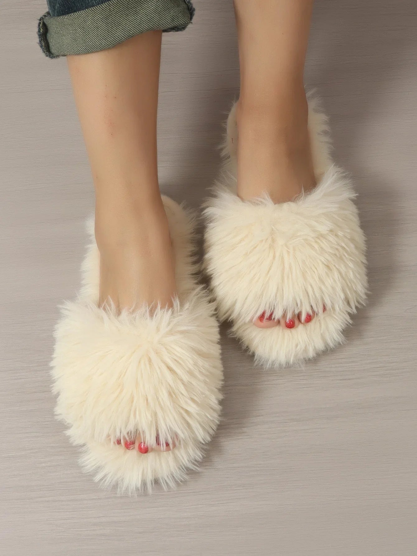 Women's Faux Fur Fluffy Indoor Slippers - Warm & Stylish