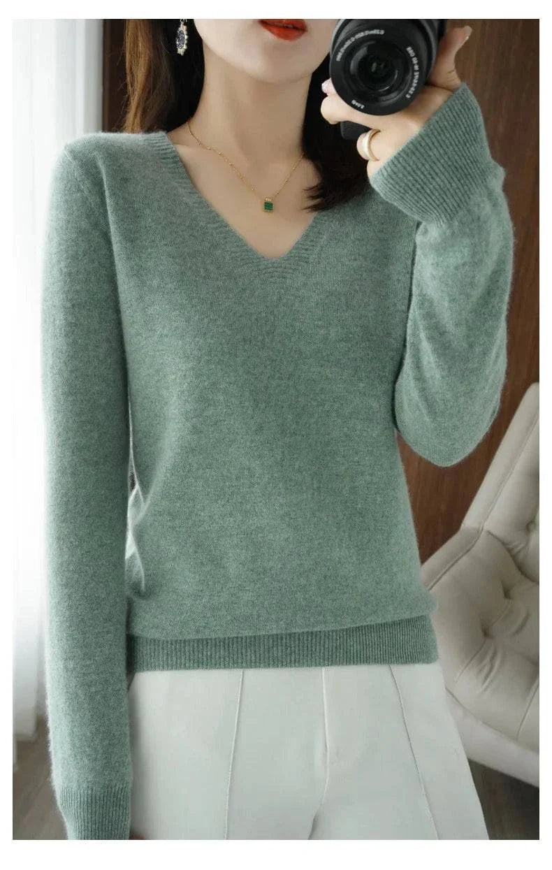 Cashmere women's V-neck pullover sweater, casual elegance, knitted long sleeve, soft and warm.